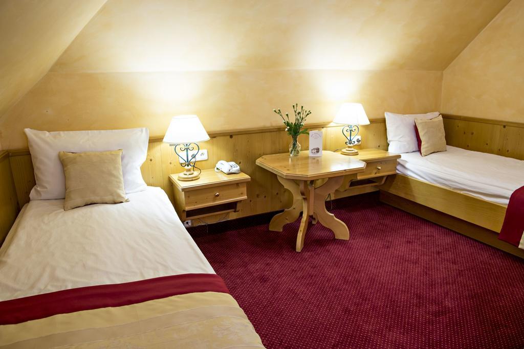 Hotel Pod Cizemka 桑多梅日 外观 照片